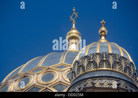 Neue Synagoge neue Synagoge Davidstern auf Kuppel mit blauem Himmel Oranienburger Straße Scheunenviertel Mitte Berlin Deutschland Stockfoto