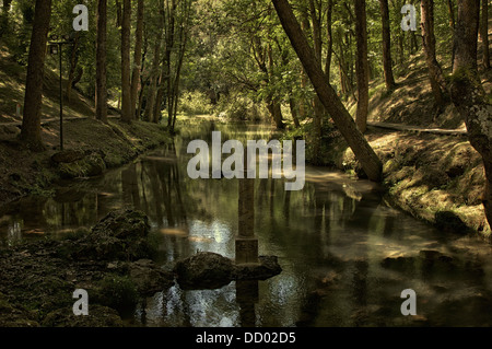 Geburt des Flusses Ebro im Dorf Fontibre, Kantabrien, Spanien Stockfoto