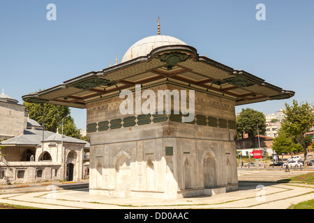 Kilic Ali Pasa Fountain, auch bekannt als Tophane Brunnen, Tophane, Stadtteil Beyoglu, Istanbul, Türkei Stockfoto