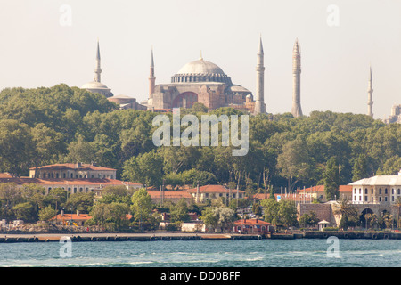 Hagia Sophia Moschee neben dem Bosporus, Istanbul, Türkei Stockfoto