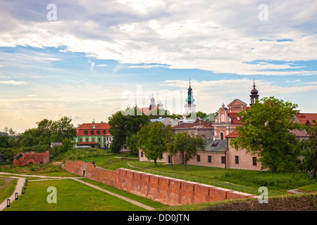 Alte militärische Festung auf dem Hintergrund von Zamosc, Polen. Stockfoto