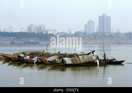 Sampan Booten in Xiang Flusses in der Stadt Changsha in der Provinz Hunan in China günstig Stockfoto