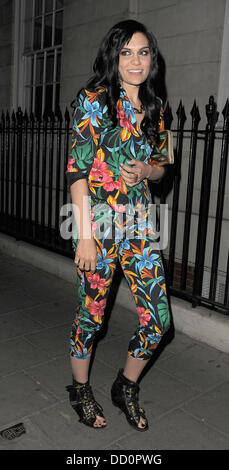 Jessie J Blätter C Restaurant in Mayfair in einem floral gemusterten Outfit London, England - 12.01.12 Stockfoto