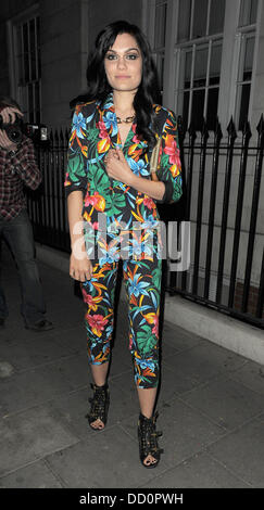 Jessie J Blätter C Restaurant in Mayfair in einem floral gemusterten Outfit London, England - 12.01.12 Stockfoto