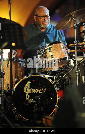 Jaimo Johanson von The Allman Brothers Band spielt im Seminole Hard Rock Hotels und Casinos Hard Rock Live. Hollywood, Florida - 18.01.12, Stockfoto