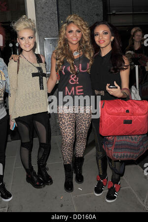 Perrie Edwards, Jesy Nelson und Jade Thirlwall von Little Mix Hilton Park Lane Hotel zu verlassen. London, England - 19.01.12 Stockfoto