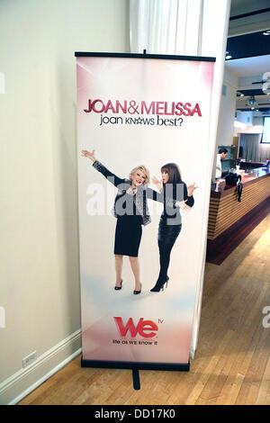 Joan Rivers und Melissa Rivers an der Saison 2-premiere von "Joan & Melissa: Joan Knows Best?" am Helen Mills Theater. New York City, USA - 19.01.12 Stockfoto