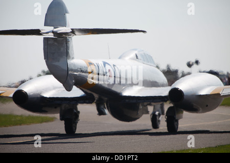 Kalten Krieges 50er Jahre Vintage Ex-RAF Meteor Düsenjäger bei Duxford Classic Wings air Display Stockfoto