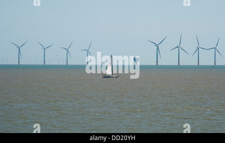 Gunfleet Sands Offshore Wind Farm 7 km vor der Clacton-on-Sea und Holland Essex Küste in der nördlichen Themse-Mündung Stockfoto