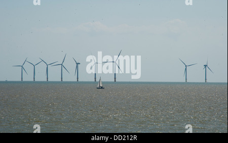 Gunfleet Sands Offshore Wind Farm 7 km vor der Clacton-on-Sea und Holland Essex Küste in der nördlichen Themse-Mündung Stockfoto