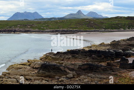 Die Inverpolly Berge von Cul Mor ein Corbett Stac Pollaidh (Polly) ein Grahams & Cul Beag ein Corbett gesehen vom Achnahaird Strand Stockfoto