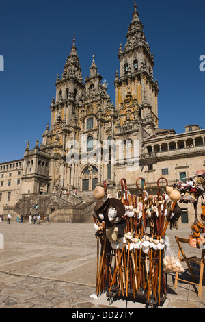 SPAZIERSTOCK STALL KATHEDRALE VON SAINT JAMES PLAZA DEL OBRADOIRO ALTSTADT SANTIAGO DE COMPOSTELA GALIZIEN SPANIEN Stockfoto