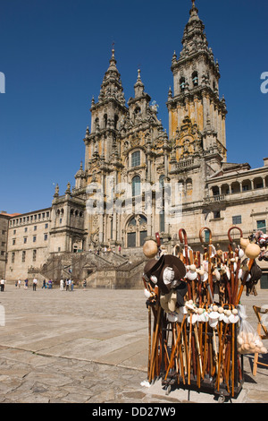 SPAZIERSTOCK STALL KATHEDRALE VON SAINT JAMES PLAZA DEL OBRADOIRO ALTSTADT SANTIAGO DE COMPOSTELA GALIZIEN SPANIEN Stockfoto