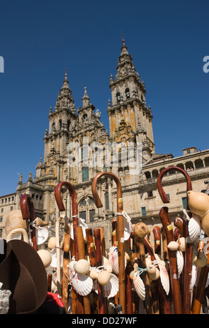 SPAZIERSTOCK STALL KATHEDRALE VON SAINT JAMES PLAZA DEL OBRADOIRO ALTSTADT SANTIAGO DE COMPOSTELA GALIZIEN SPANIEN Stockfoto