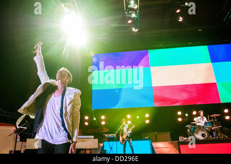 Morrison, Colorado, USA. 21. August 2013. Nate Ruess und Spaß. Live at Red Rocks Amphitheater, 21. August 2013. Bildnachweis: Tobin Voggesser/Alamy Live-Nachrichten Stockfoto