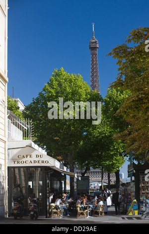 CAFE DU TROCADÉRO IM FREIEN SIDEWALK CAFE EIFFELTURM PARIS FRANKREICH Stockfoto