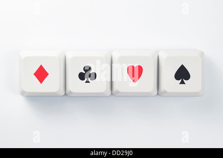Computer-Tasten mit Kartenspiel passt Symbole Stockfoto