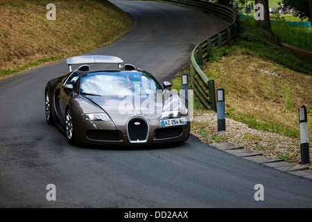 Ein Bugatti Veyron auf der Strecke in Prescott Hill, Gloucestershire, England Stockfoto