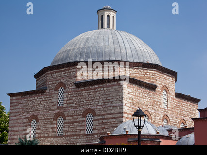 Das Kuppeldach der Haseki Hürrem Sultan Erholung türkisches Hamam in Istanbul, Türkei. Stockfoto