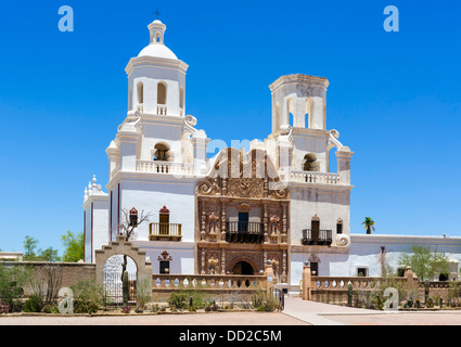 Die historische Mission San Xavier del Bac, in der Nähe von Tucson, Arizona, USA Stockfoto