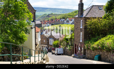 Straße bei Robin Hoods Bay North Yorkshire England UK Europe Stockfoto