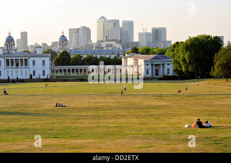 Eine Ansicht von Canary Wharf vom Greenwich Park, London, UK Stockfoto