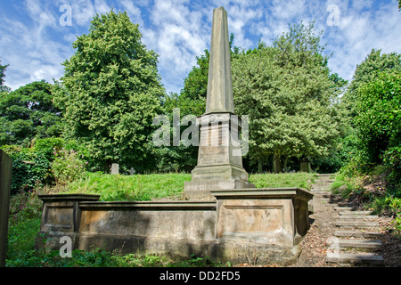 Das Grab von Sir James Young Simpson (1811-70) in Warriston Friedhof, Edinburgh. Stockfoto