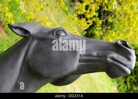 Skulptur und Sackler-Schutzhütte Weinberg Oxfordshire im Mai 2013 4 Stockfoto