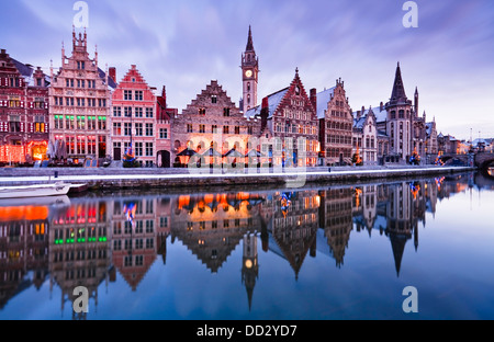 Zunfthäuser entlang Graslei im historischen Zentrum von Gent, Belgien Stockfoto