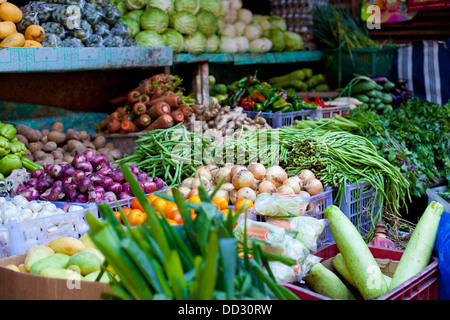 Frisches Obst und Gemüse auf den asiatischen Markt Stockfoto