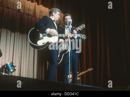 EVERLY BROTHERS uns vocal Duo über 1966 mit Phil auf der linken Seite und Don. Foto Tony Gale Stockfoto