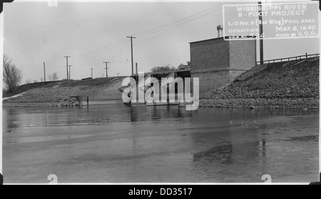 Fotografieren Sie mit Beschriftung am Ufer des Lake St. Croix, ungefähr 300 Fuß südlich von Kraftwerk. Allgemeine Ansicht suchen...--282426 Stockfoto