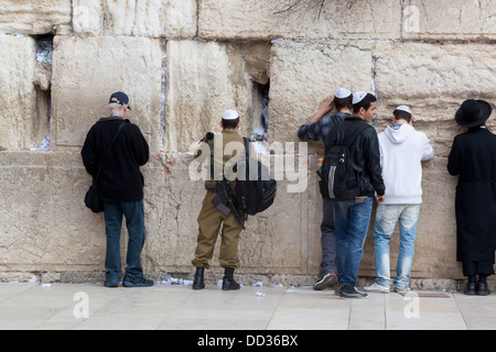 Klagemauer, heilige Stätte für Juden und Christen, Jerusalem, Israel, ca. 17. Februar 2013.  Wo sind die Männer beten. Stockfoto