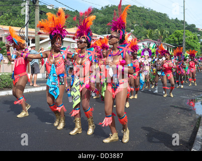 Grenada, karibischen Karneval mit ihren Höhepunkt mit der farbenprächtigen Parade Spice Mas 2013 Stockfoto