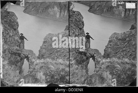 Die Shoshone Falls, die sich am Snake River in Idaho befinden, sind ein natürlicher Wasserfall, der für seine landschaftliche Schönheit und seinen starken Wasserfluss bekannt ist und oft als „Niagara des Westens“ bezeichnet wird. Stockfoto