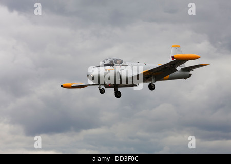 Percival Jet Provost T4 XR673 G-BXLO Ansatz bei Sandtoft Flugplatz landen die Jagd Stockfoto