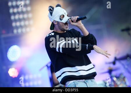 Deutscher Rapper Cro gibt ein Konzert auf der Trabrennbahn in Hamburg, Deutschland, 24. August 2013. Foto: Malte Christen Stockfoto