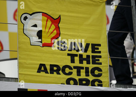 Spa Francorchamps, Belgien. 25. August 2013. Formual 1 grand Prix von Belgien. Speichern der arktischen Aktivisten dringen in belgischen Grand Prix gegen Sponsoren Shell zu protestieren. Bildnachweis: Aktion Plus Sport/Alamy Live-Nachrichten Stockfoto