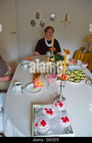 Tabelle für nachmittags Kaffee westlichen Finnland Nordeuropa ausgebreitet Stockfoto