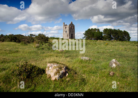 Bodmin Moor an Schergen in Poldark Land zeigt die Hurlers standing Stones, Houseman das Maschinenhaus und ein keltisches Kreuz. eine UK Stockfoto