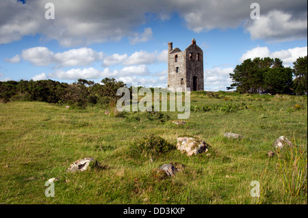 Bodmin Moor an Schergen in Poldark Land zeigt die Hurlers standing Stones, Houseman das Maschinenhaus und ein keltisches Kreuz. eine UK Stockfoto