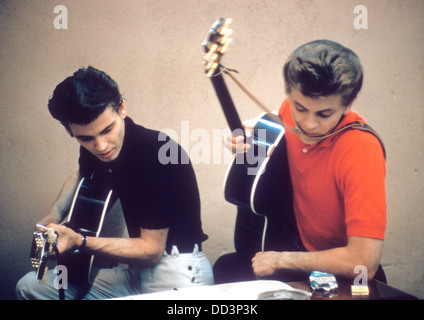 EVERLY BROTHERS über 1960 mit Phil auf der linken Seite und Don Stockfoto