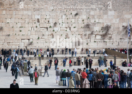 Klagemauer, heilige Stätte für Juden und Christen, Jerusalem, Israel, ca. 17. Februar 2013.  Wo sind die Männer beten. Stockfoto