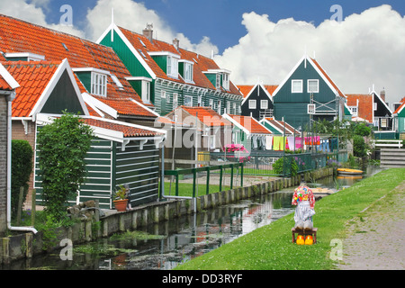 Ländliche Straße auf der Insel Marken. Die Niederlande Stockfoto