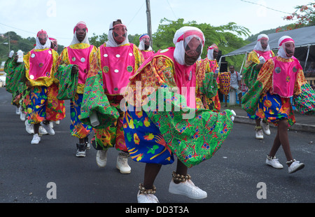 Grenada, karibischen Karneval mit ihren Höhepunkt mit der farbenprächtigen Parade Spice Mas 2013 Stockfoto