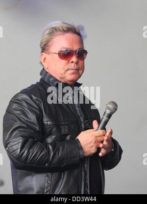 David van Day Peforming mit Sue Moxley in Havering zeigen, Harrow Lodge Park unterstützt, Essex. Stockfoto