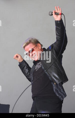 David van Day Peforming mit Sue Moxley in Havering zeigen, Harrow Lodge Park unterstützt, Essex. Stockfoto