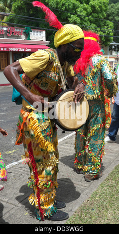 Grenada, karibischen Karneval mit ihren Höhepunkt mit der farbenprächtigen Parade Spice Mas 2013 Stockfoto