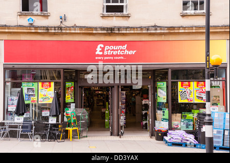 Die £ Pfund Bahre Shop speichern in Warminster in Wiltshire, England, Großbritannien, Uk Stockfoto