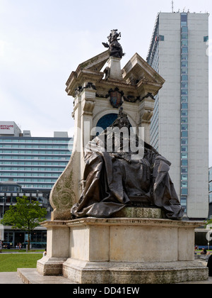 Königin Victoria Denkmal in Piccadilly Gardens Manchester UK Stockfoto